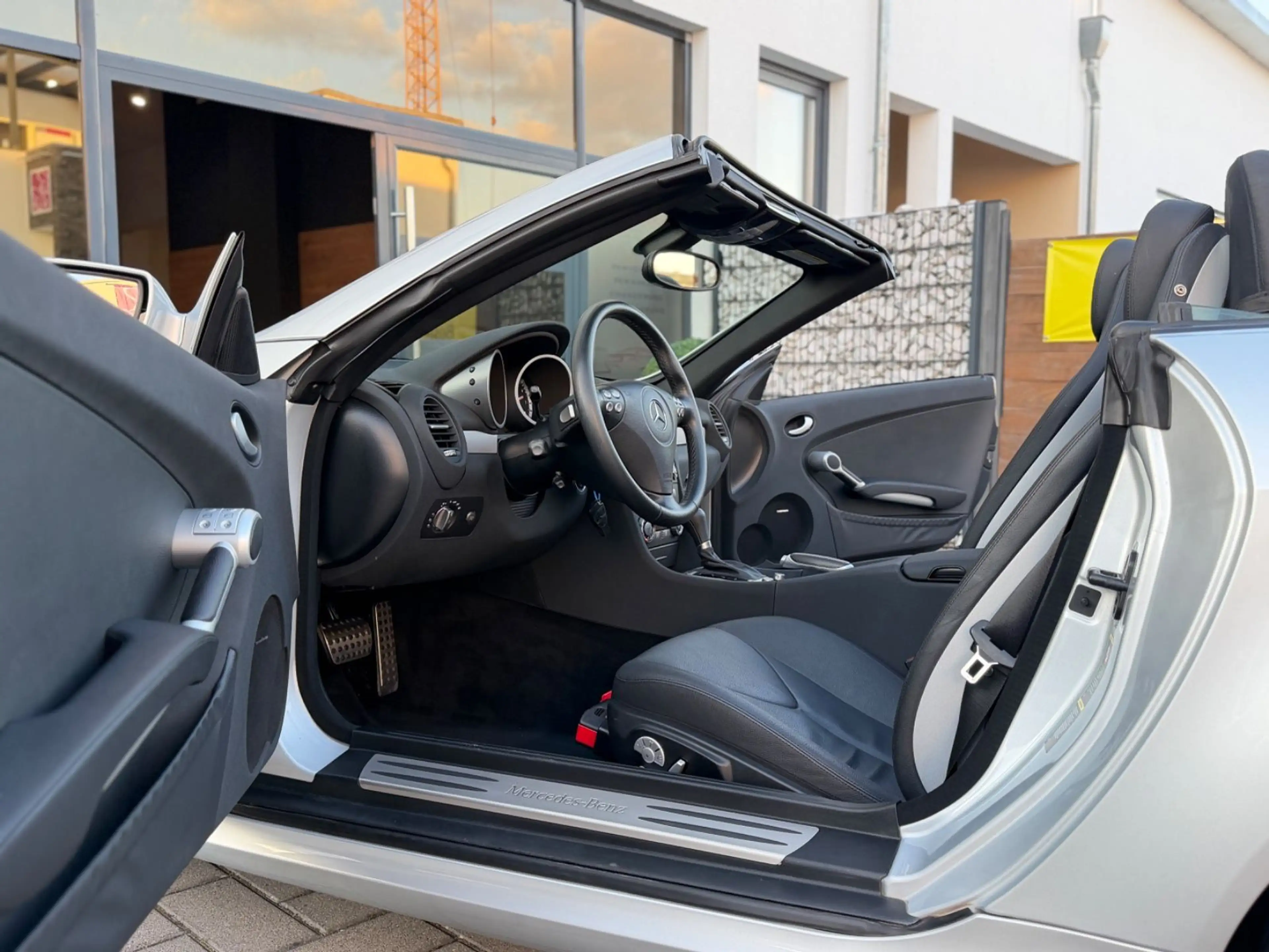 Mercedes-Benz SLK 350 Roadster BiXenon/Neuwertiger Zustand — photo 13