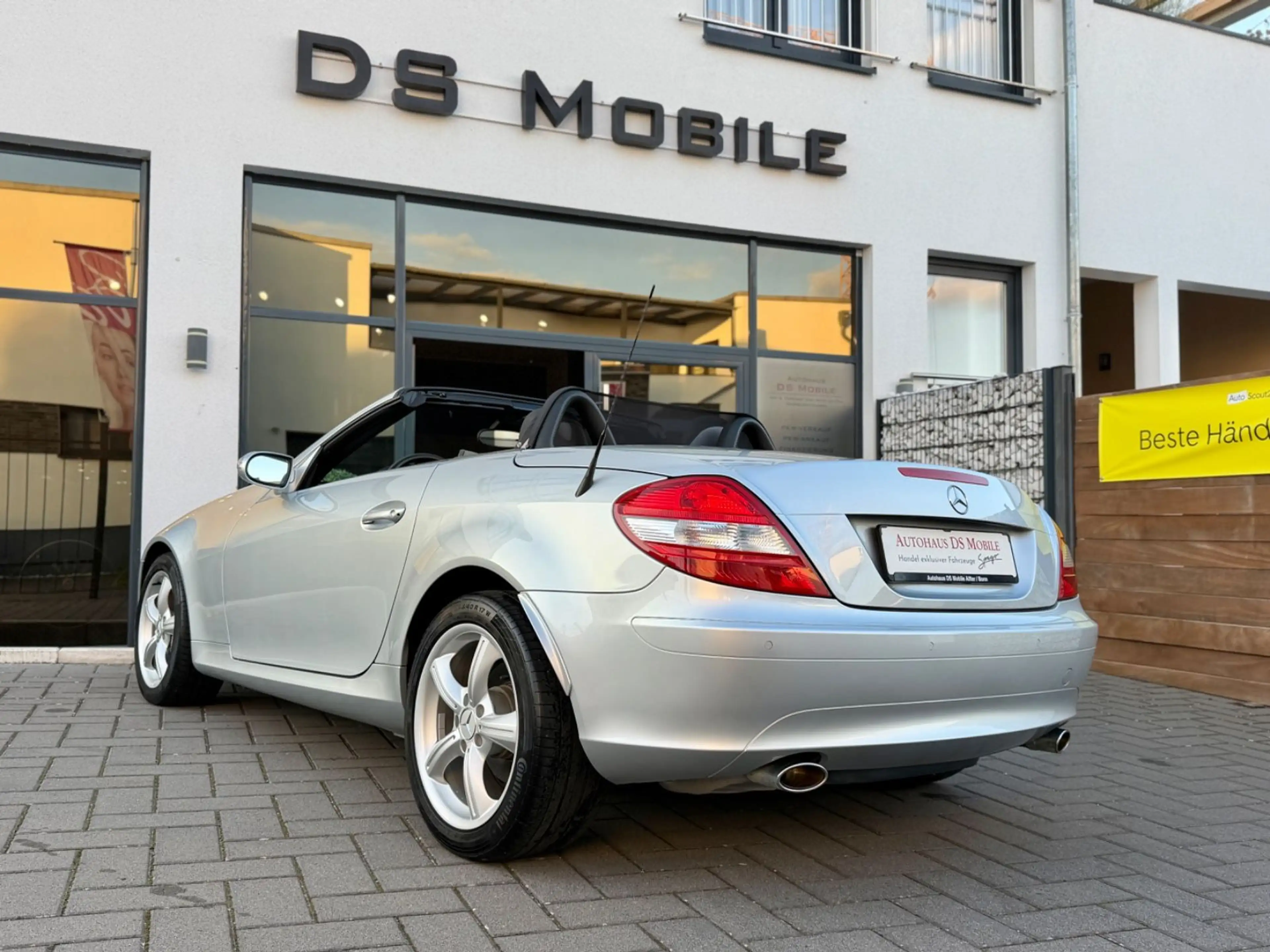 Mercedes-Benz SLK 350 Roadster BiXenon/Neuwertiger Zustand — photo 6