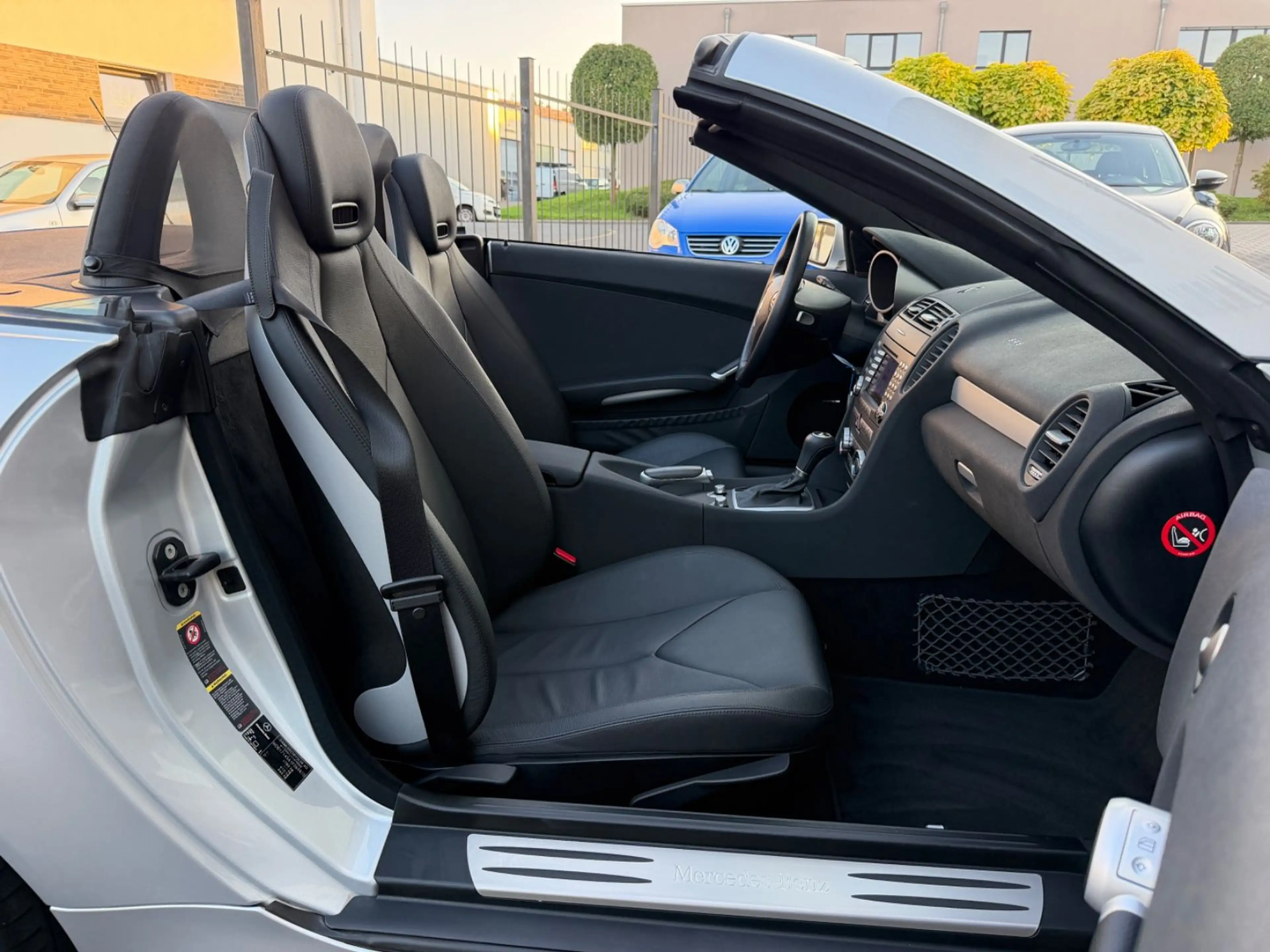 Mercedes-Benz SLK 350 Roadster BiXenon/Neuwertiger Zustand — photo 12
