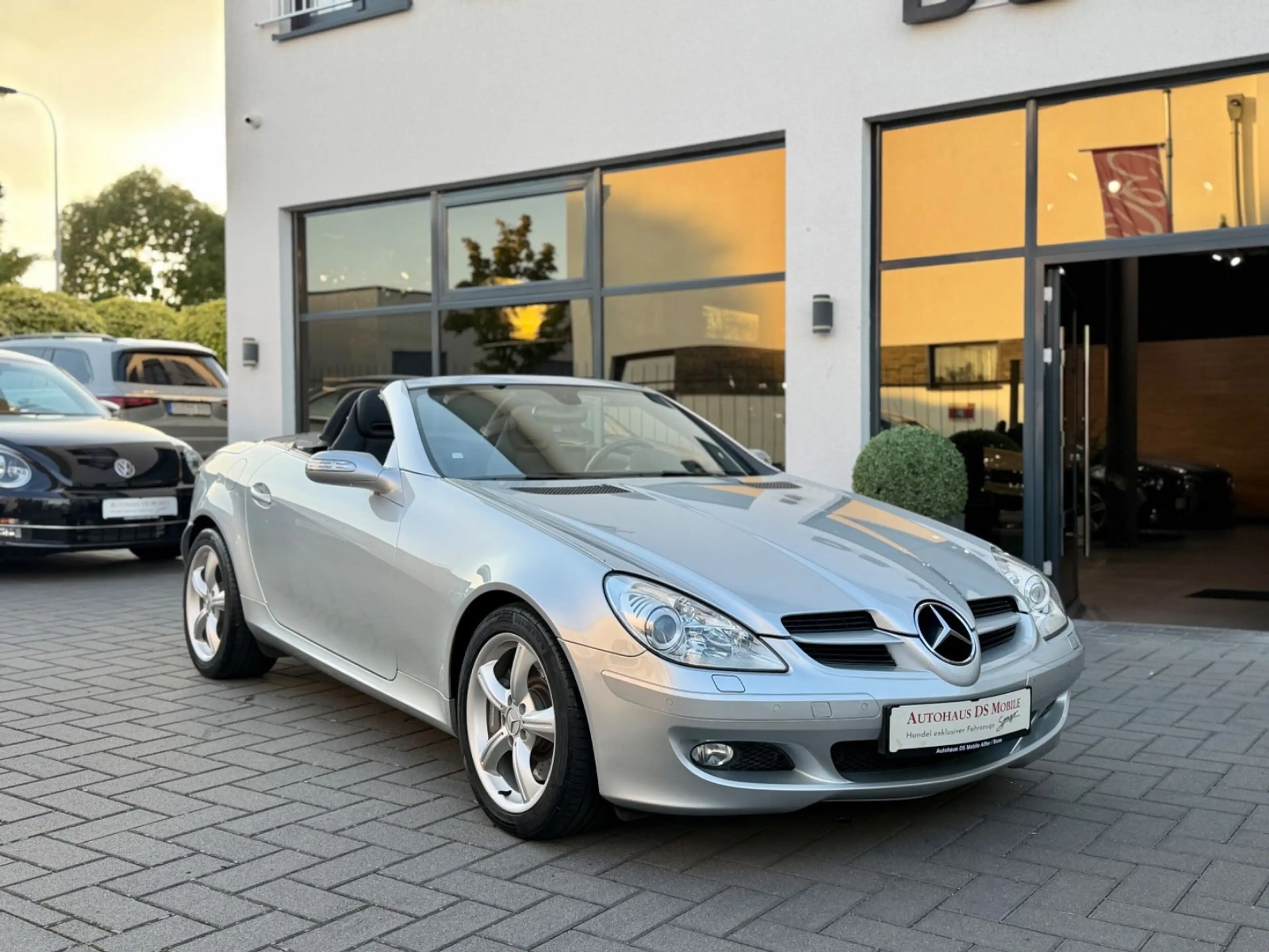 Mercedes-Benz SLK 350 Roadster BiXenon/Neuwertiger Zustand