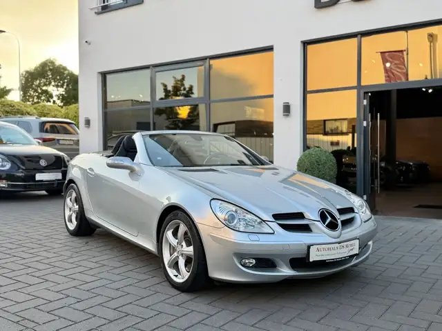 Mercedes-Benz SLK 350 Roadster BiXenon/Neuwertiger Zustand