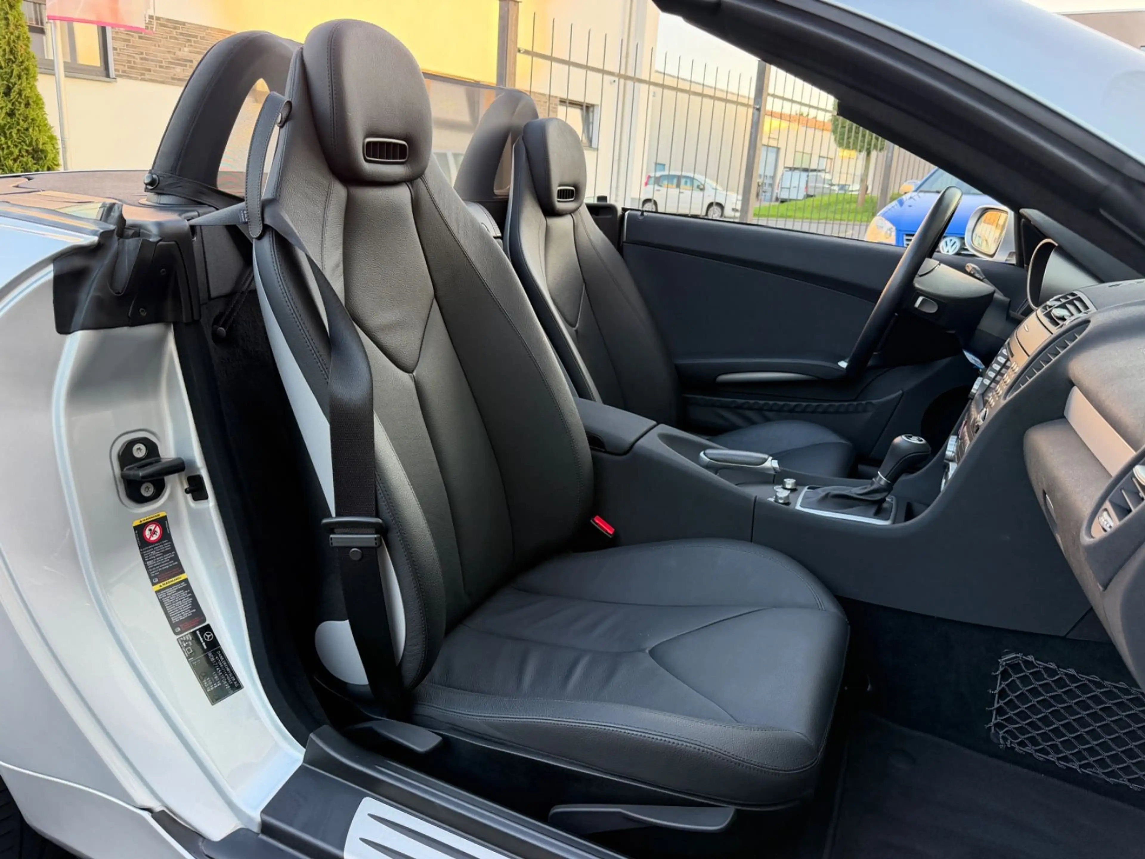 Mercedes-Benz SLK 350 Roadster BiXenon/Neuwertiger Zustand — photo 11