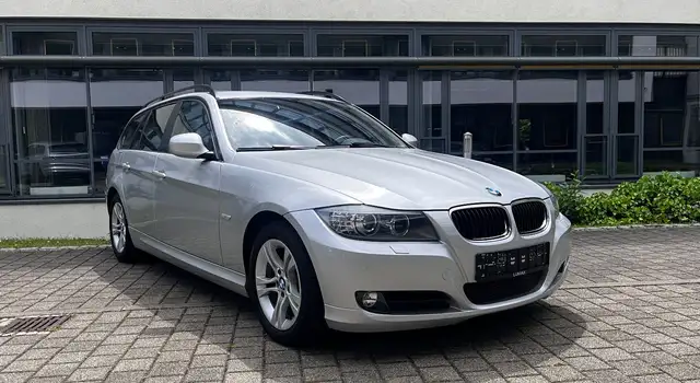 BMW 318 i Touring*Autom*Xenon*PDC*1.Hand*
