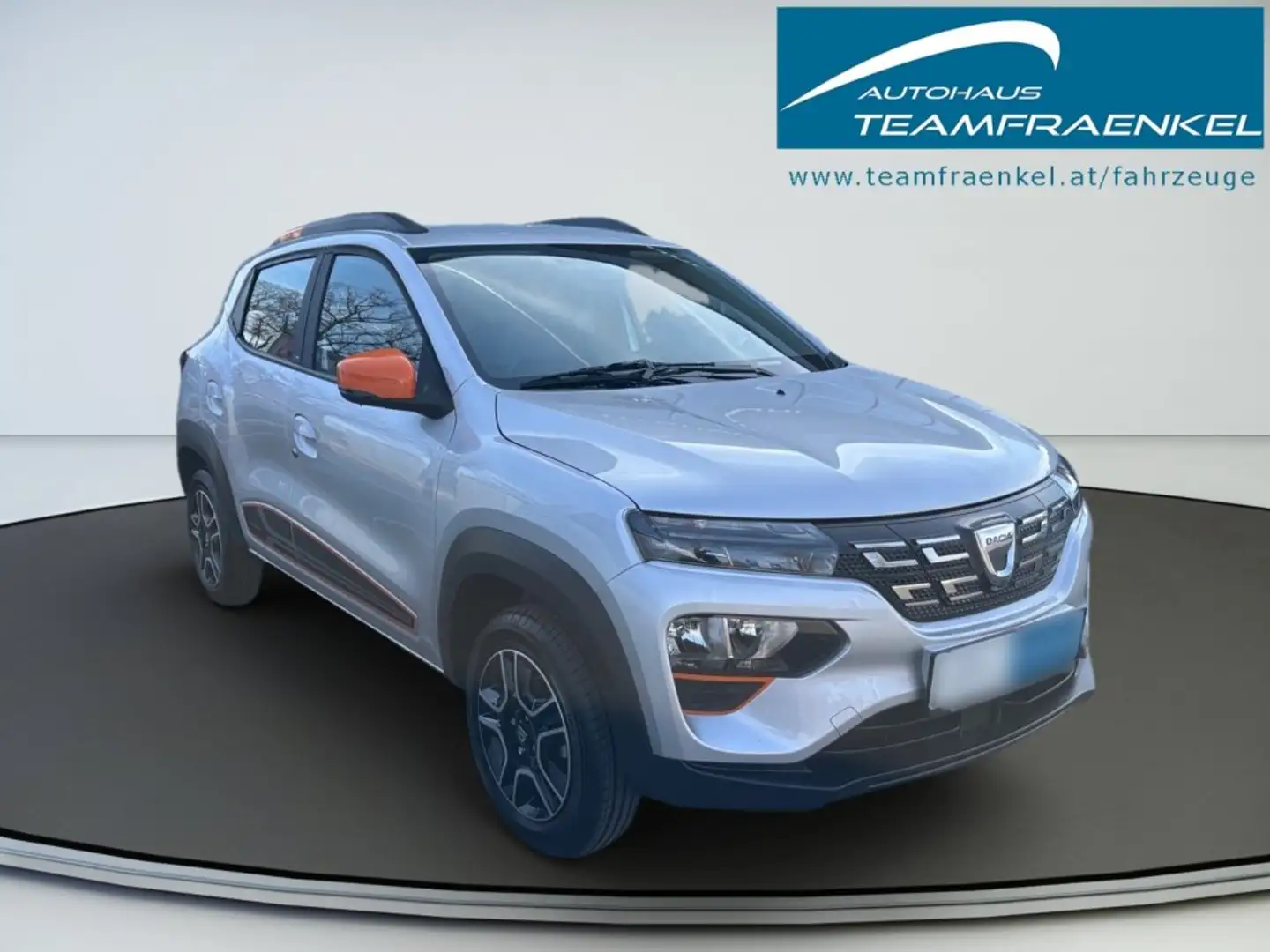 Dacia Spring Elektro 26,8 kWh Comfort Plus Silber - 2