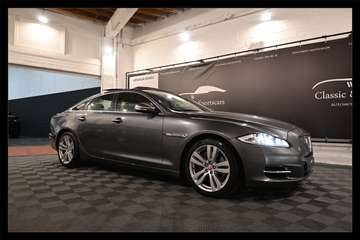 XJ 3.0D V6 / CAMERA / TOIT PANO / FULL OPTIONS !!
