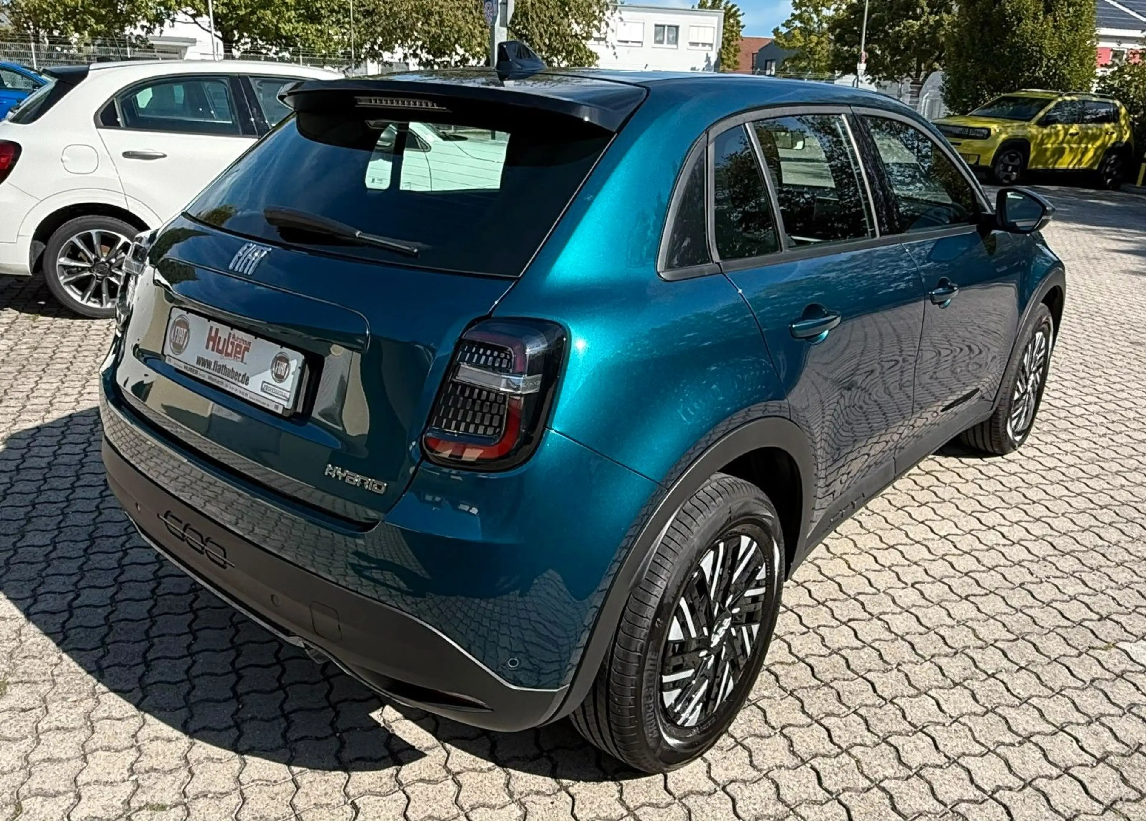 Fiat 600 Hybrid 125-Jahre-Edition — photo 8