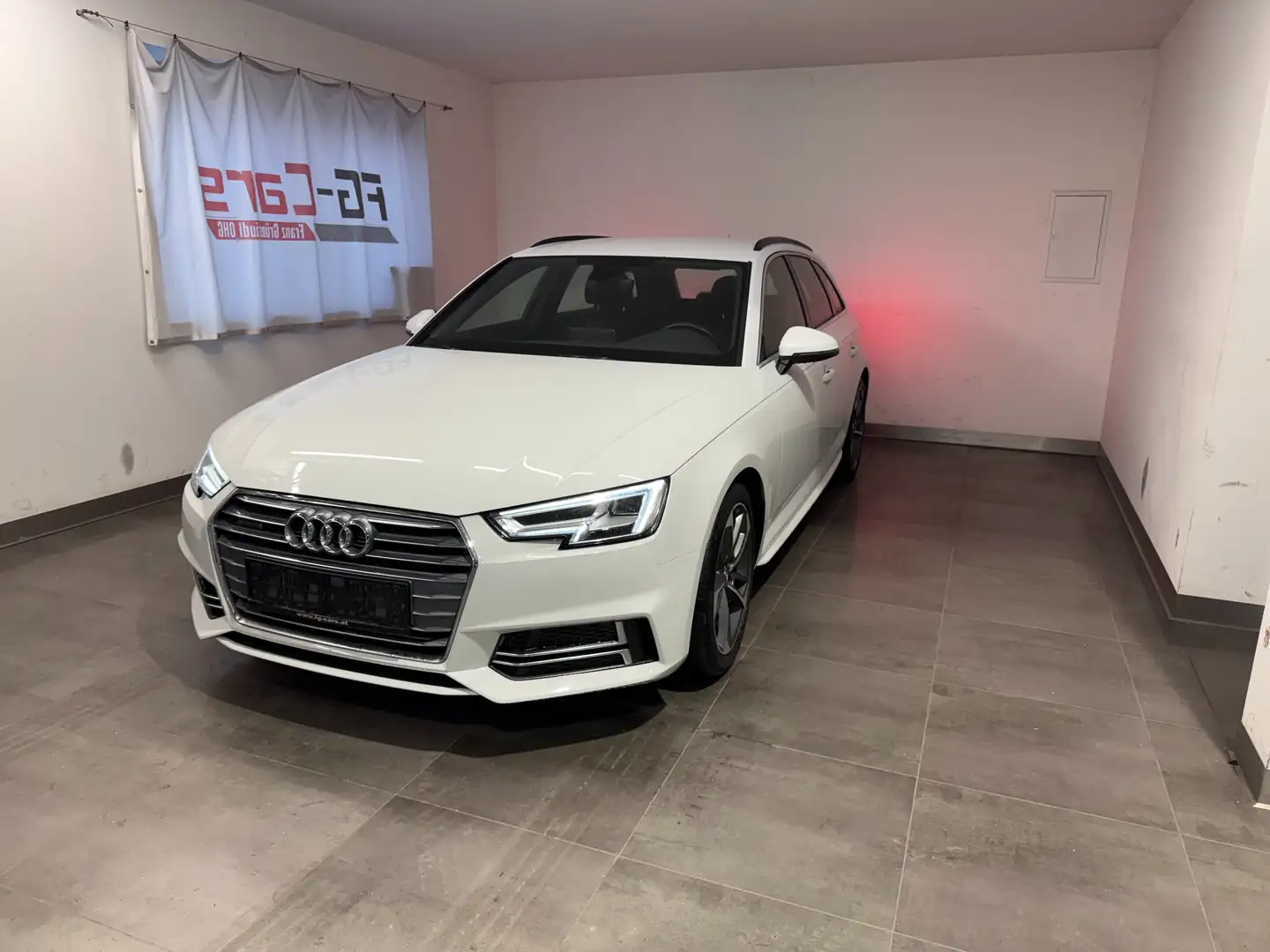 Audi A4 quattro S-LINE LED NAVI AHK Weiß - 2