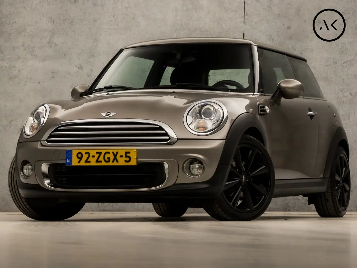 MINI One Mini 1.6 Chili (NAVIGATIE, CLIMATE, XENON, LM VELG Gris - 1