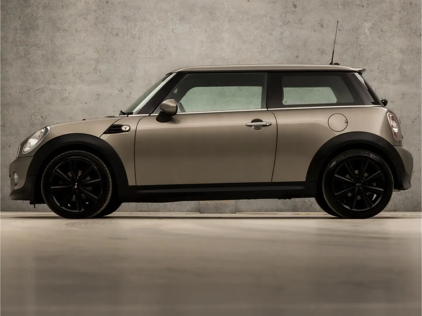 MINI One Mini 1.6 Chili (NAVIGATIE, CLIMATE, XENON, LM VELG Gris - 2