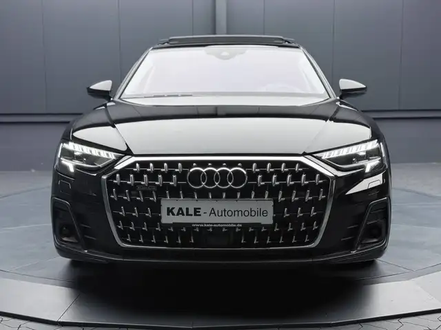 Audi A8 view 10