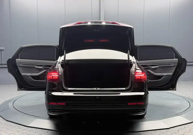 Audi A8 view 5
