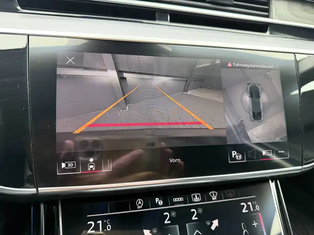 Audi A8 view 20