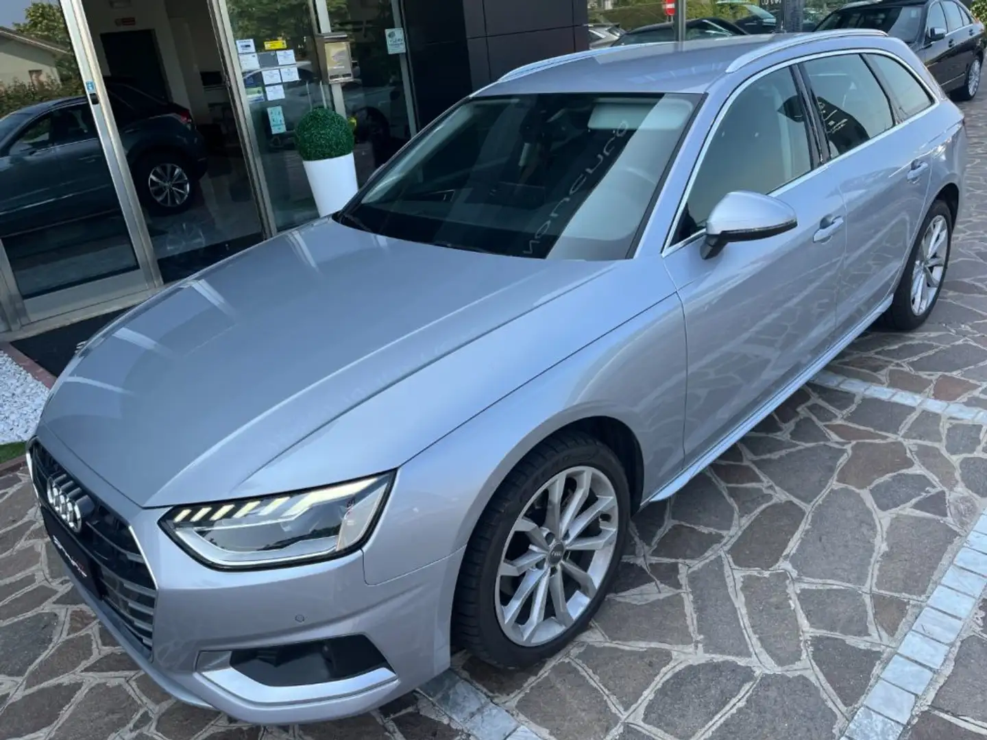 Audi A4 AVANT 35 TDI 163CV S-TRONIC BUSINESS ADVANCED Argento - 1