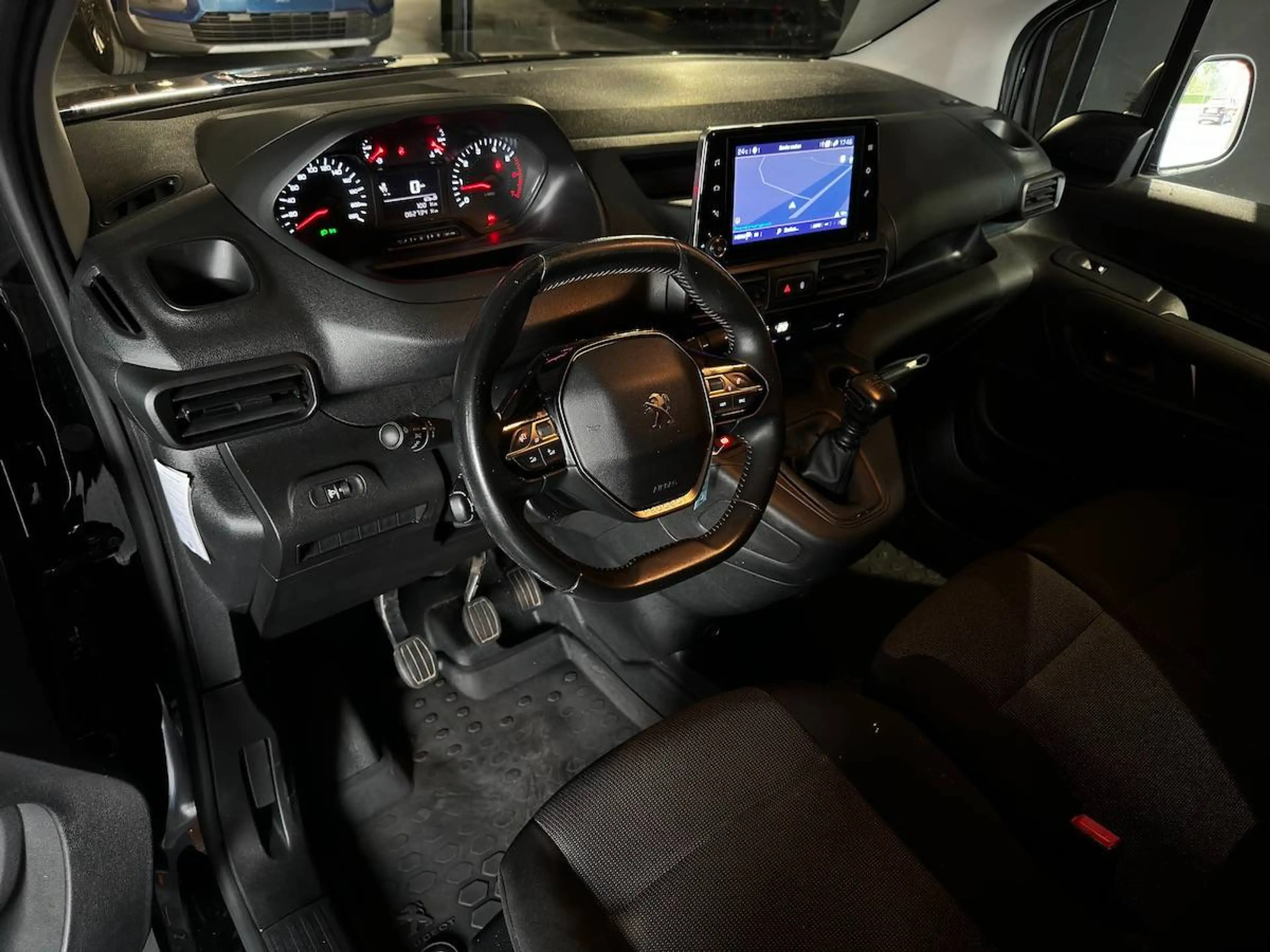 Peugeot Partner 1.2 PureTech L1 | Carplay | AC | Cruise | ... — photo 12