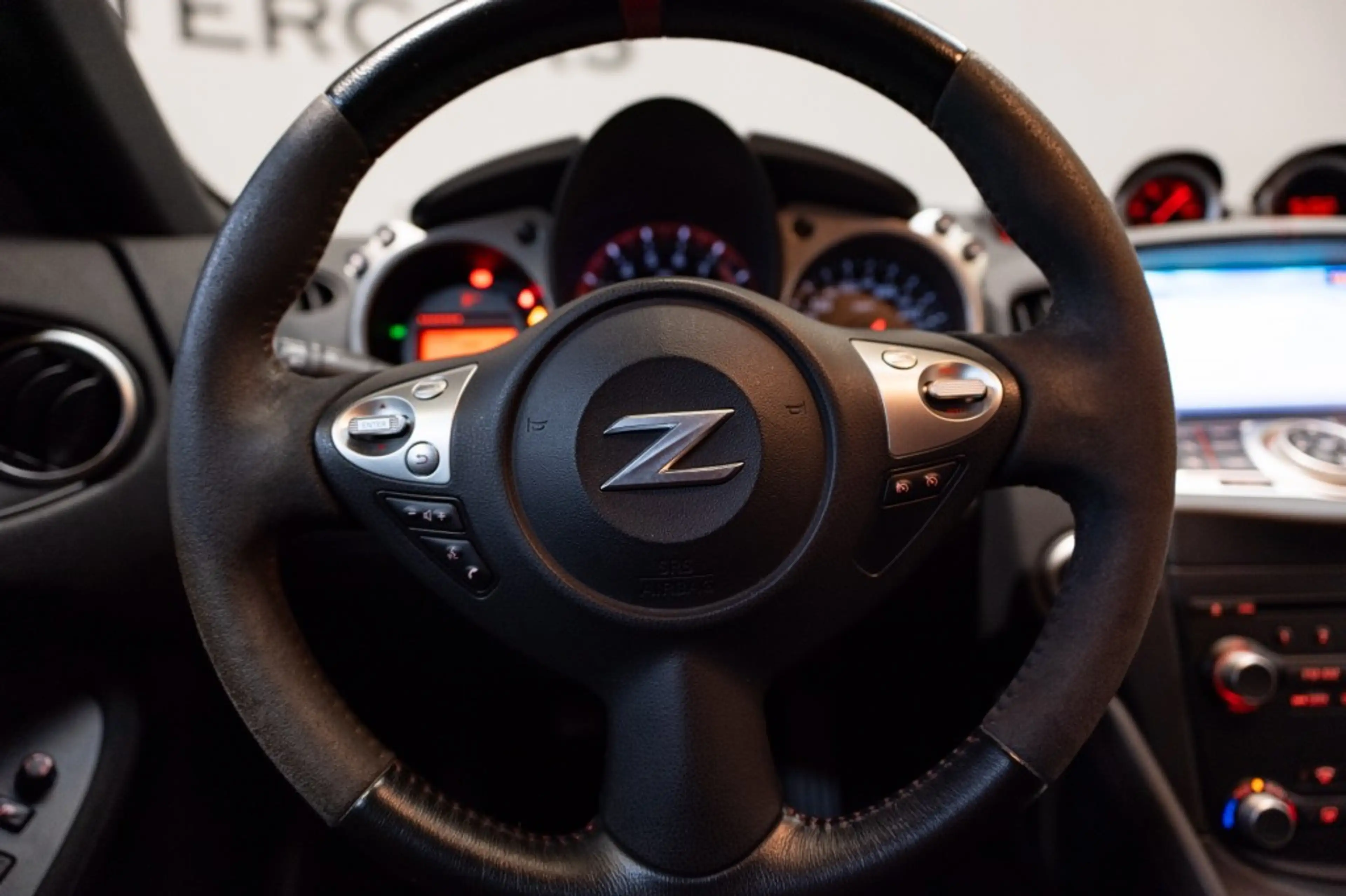 Nissan 370Z 3.7 V6 24V NISMO 344 PK Nr.313, Keyless, Bose soun — photo 17