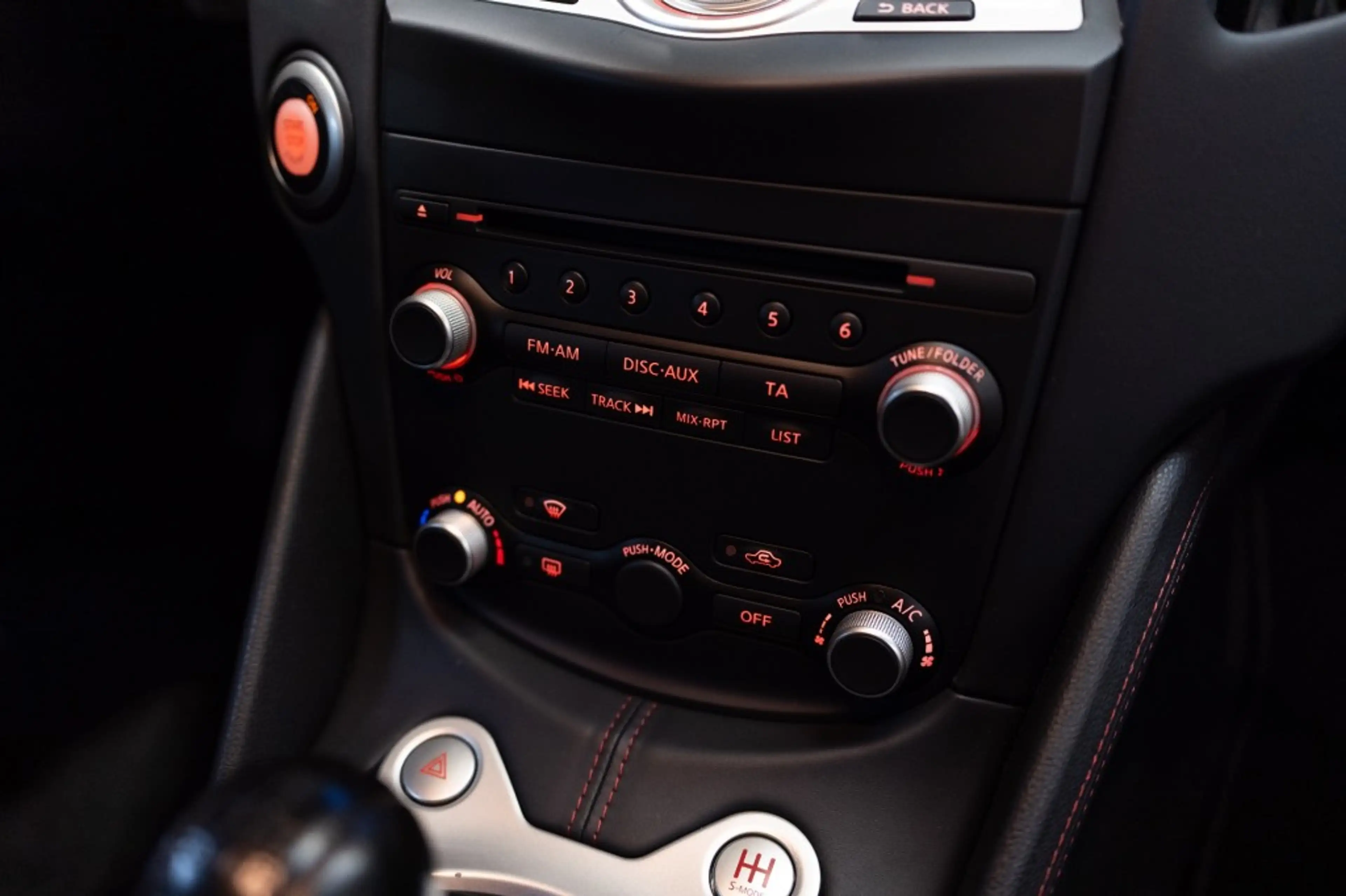 Nissan 370Z 3.7 V6 24V NISMO 344 PK Nr.313, Keyless, Bose soun — photo 33