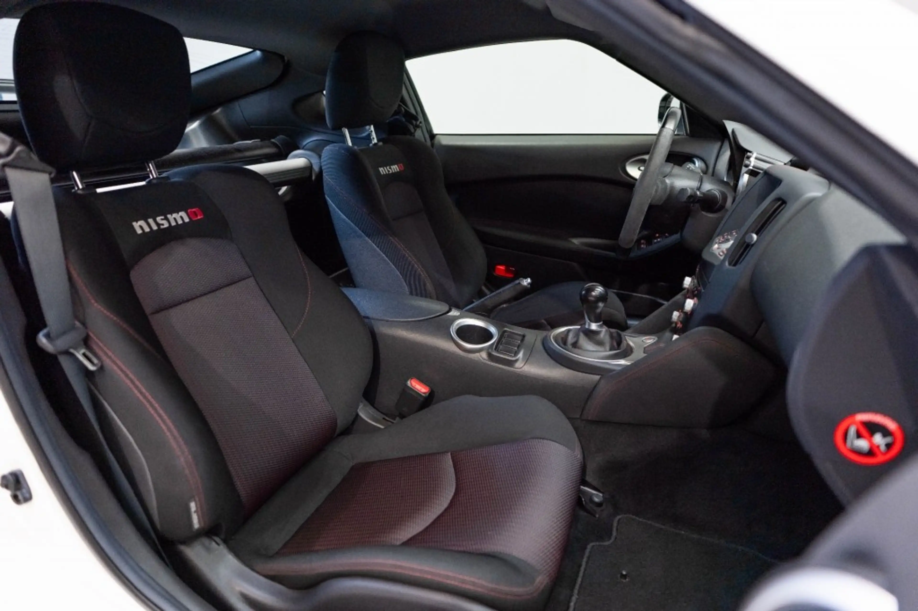 Nissan 370Z 3.7 V6 24V NISMO 344 PK Nr.313, Keyless, Bose soun — photo 27