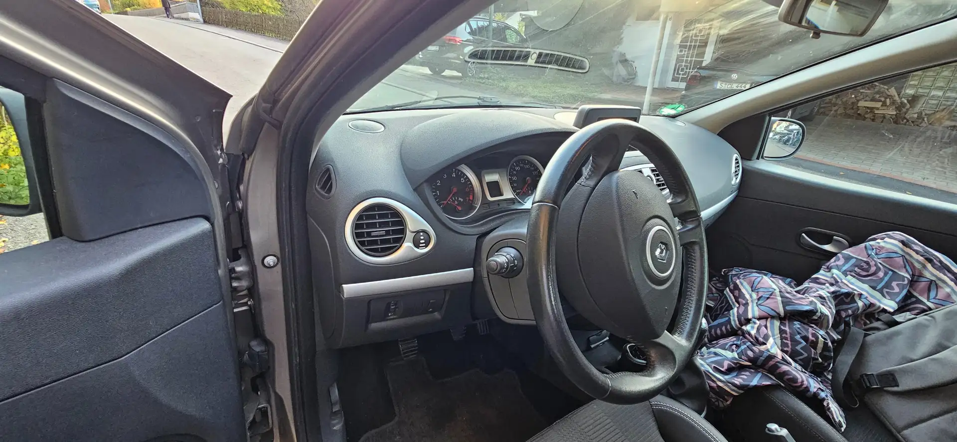 Renault Clio Clio 1.2 16V 75 Expression Bronze - 2