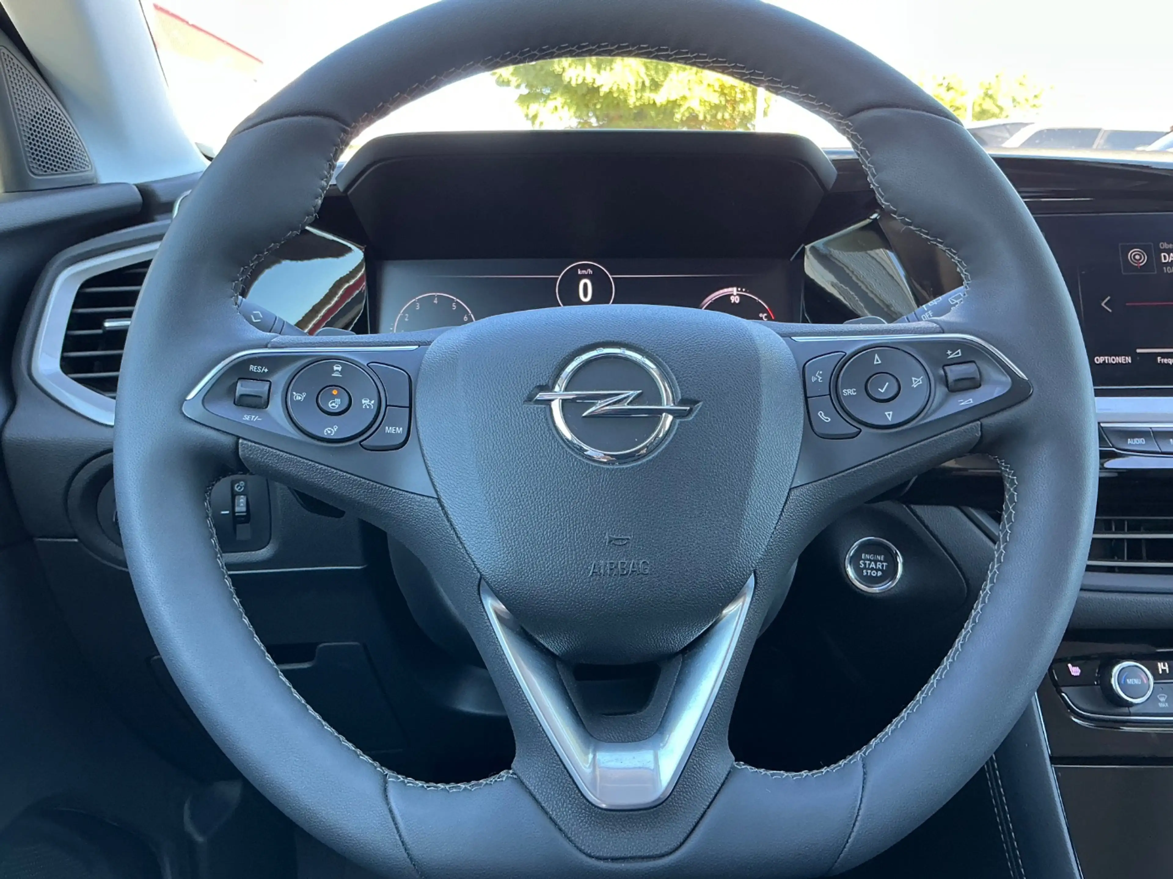 Opel Grandland 1.2 Turbo Ultimate LED+Navi+SHZ+360+LM — photo 14