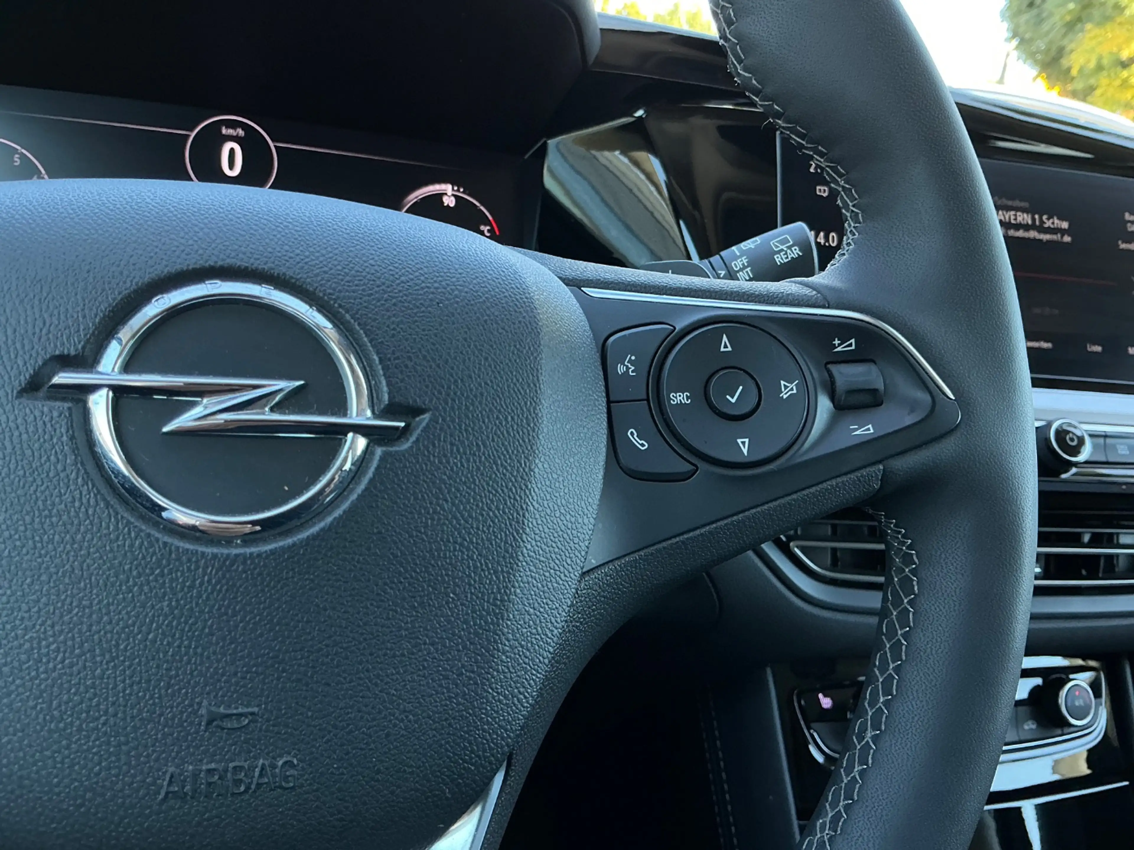 Opel Grandland 1.2 Turbo Ultimate LED+Navi+SHZ+360+LM — photo 15