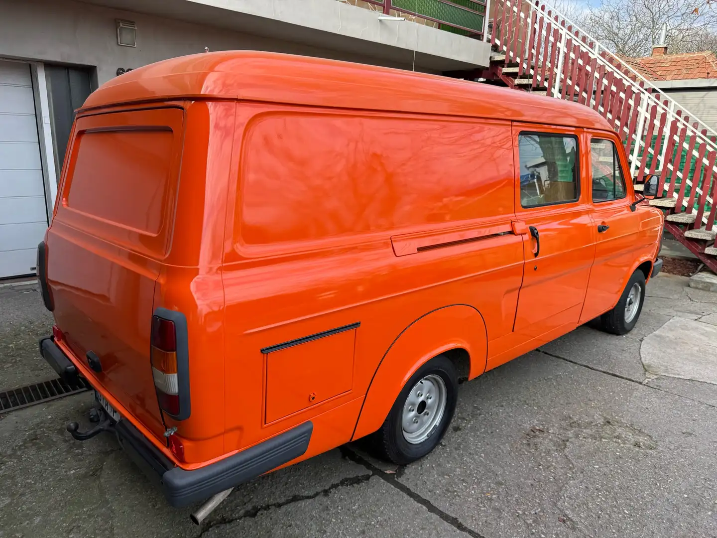 Ford Transit Oldtimer Orange - 2