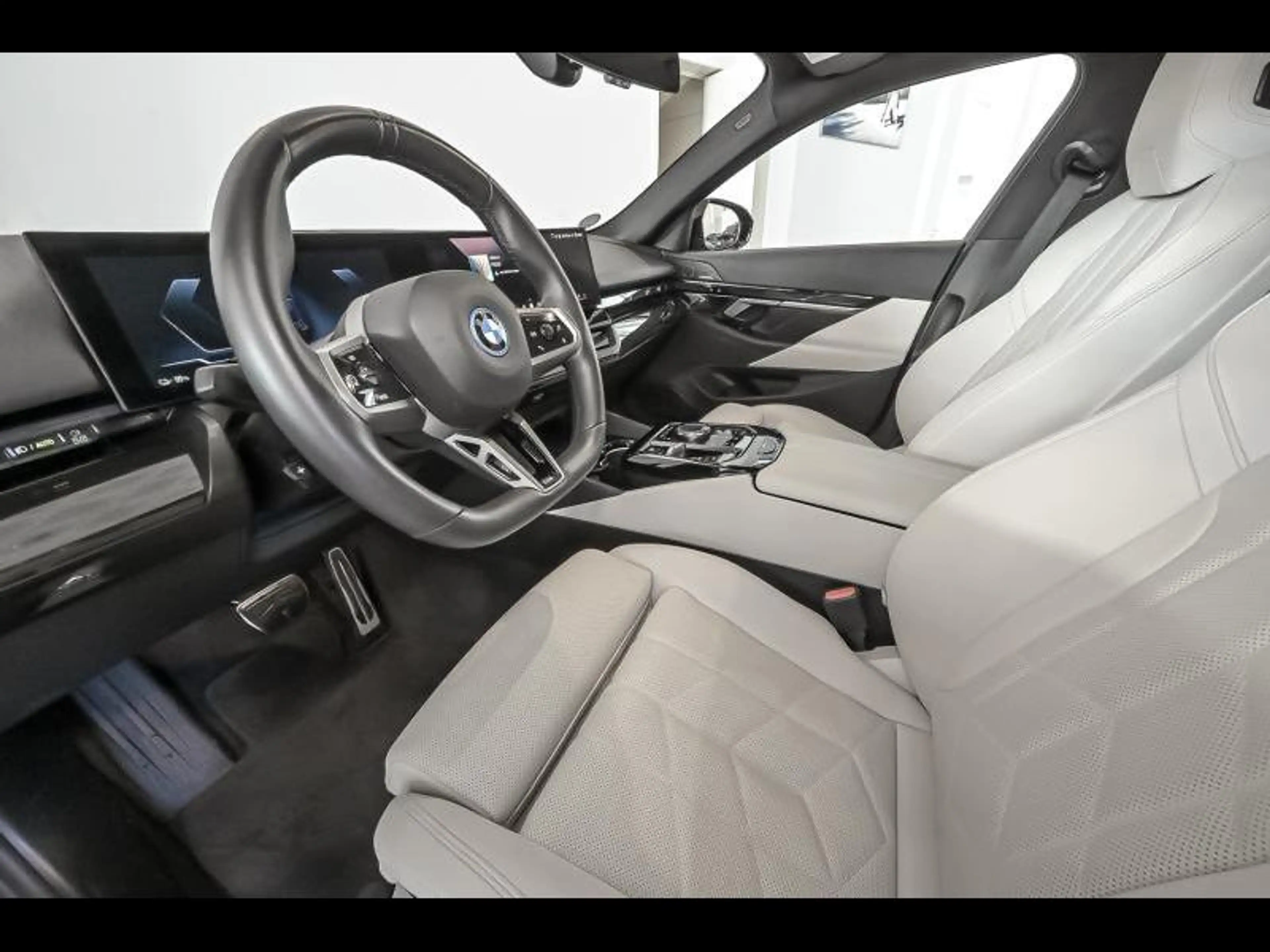 BMW i5 eDrive40|Msport|Th|Dass+|H&K|Cam — photo 6