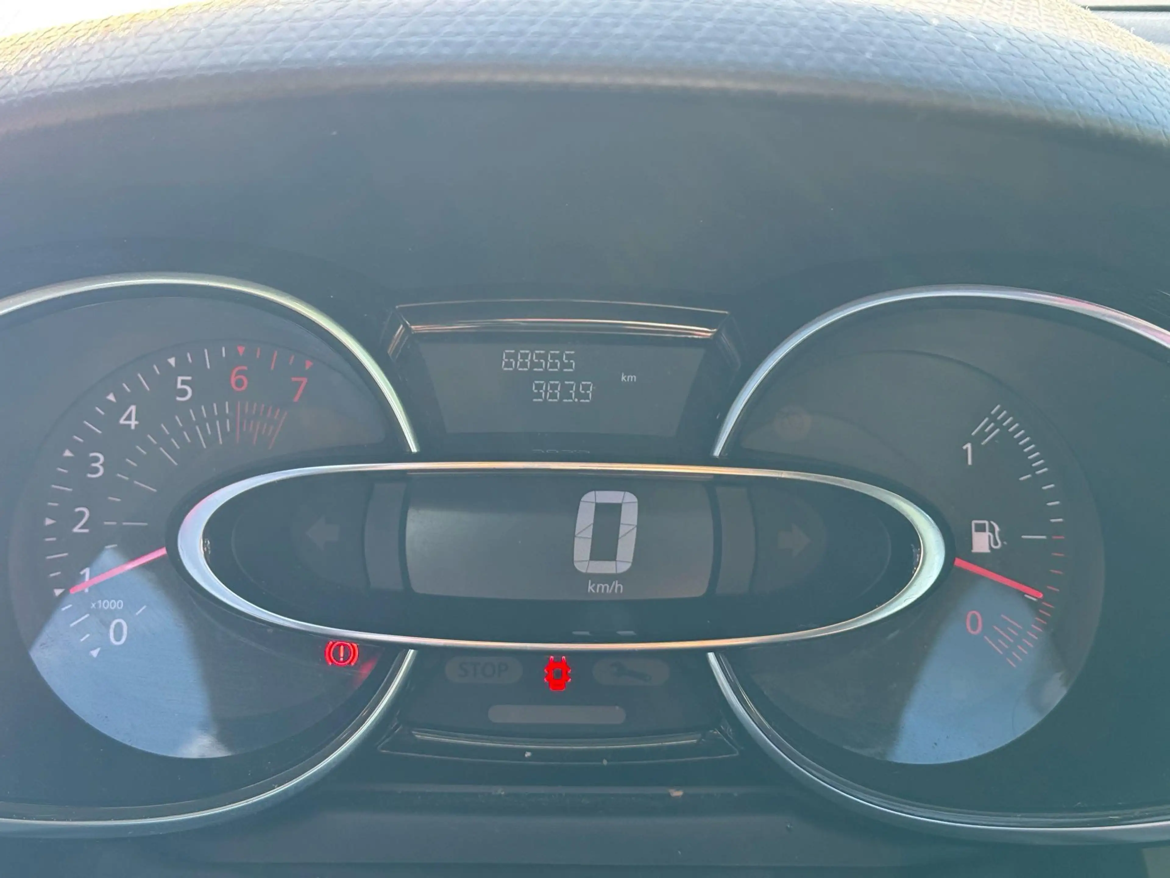 Renault Clio Energy TCe 90 Zen Eco2 | Design Pack 16'' Noir | N — photo 10
