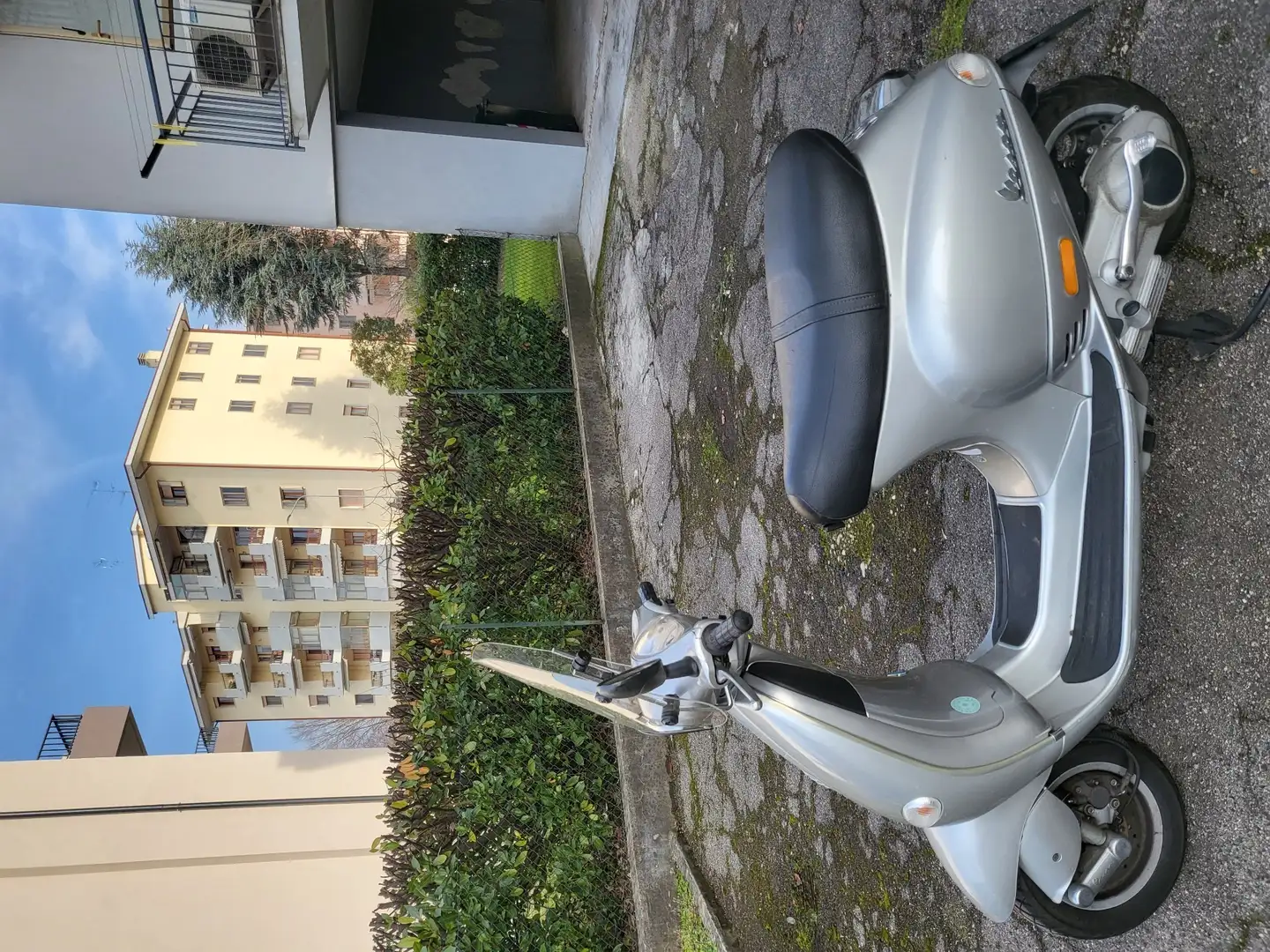 Piaggio ET 4 Gris - 2