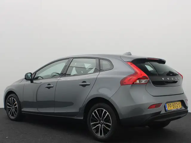 Volvo V40 view 3