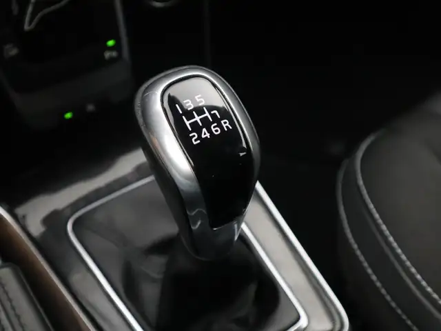 Volvo V40 view 13