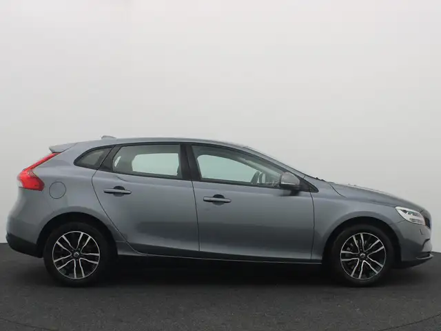 Volvo V40 view 16