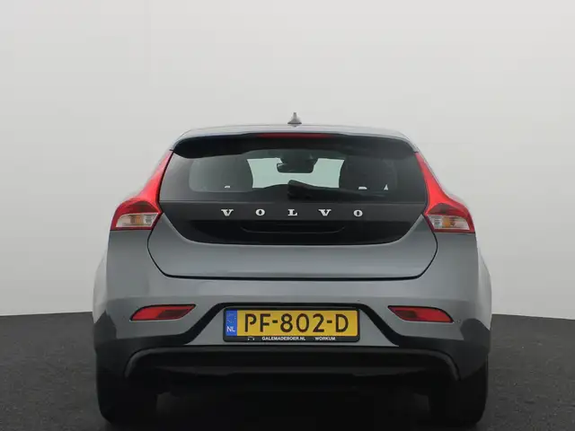 Volvo V40 view 4
