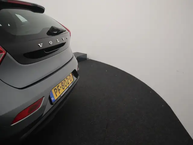 Volvo V40 view 5