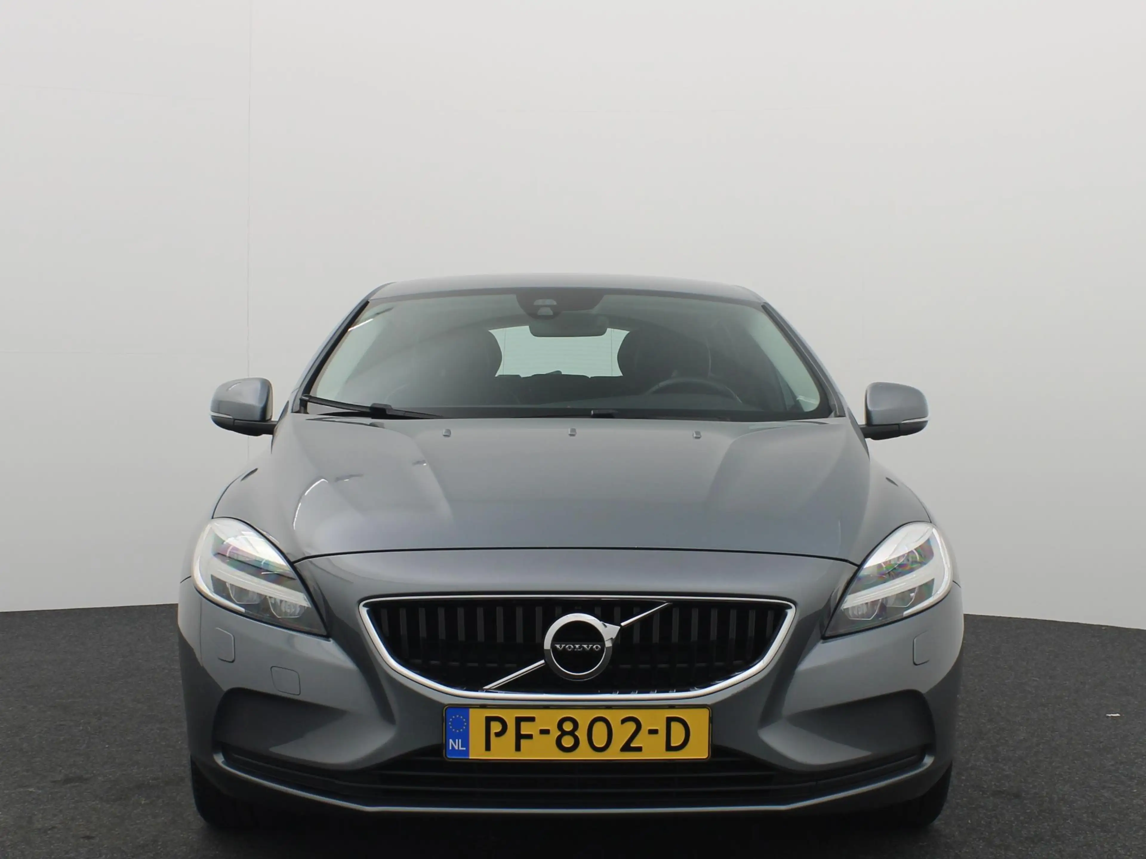 Volvo V40 2.0 T2 Nordic+ FULL LED / STANDKACHEL / STOELVERW — photo 18