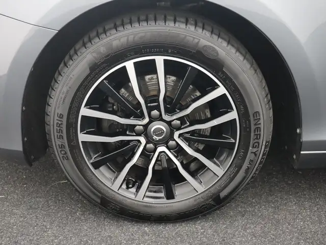 Volvo V40 view 6