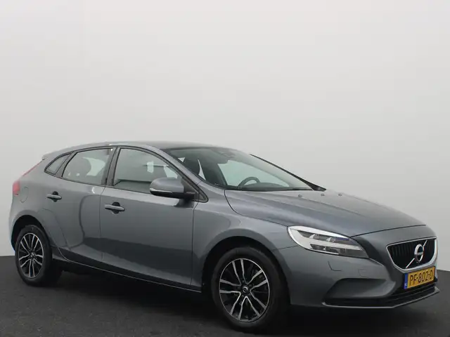 Volvo V40 view 17
