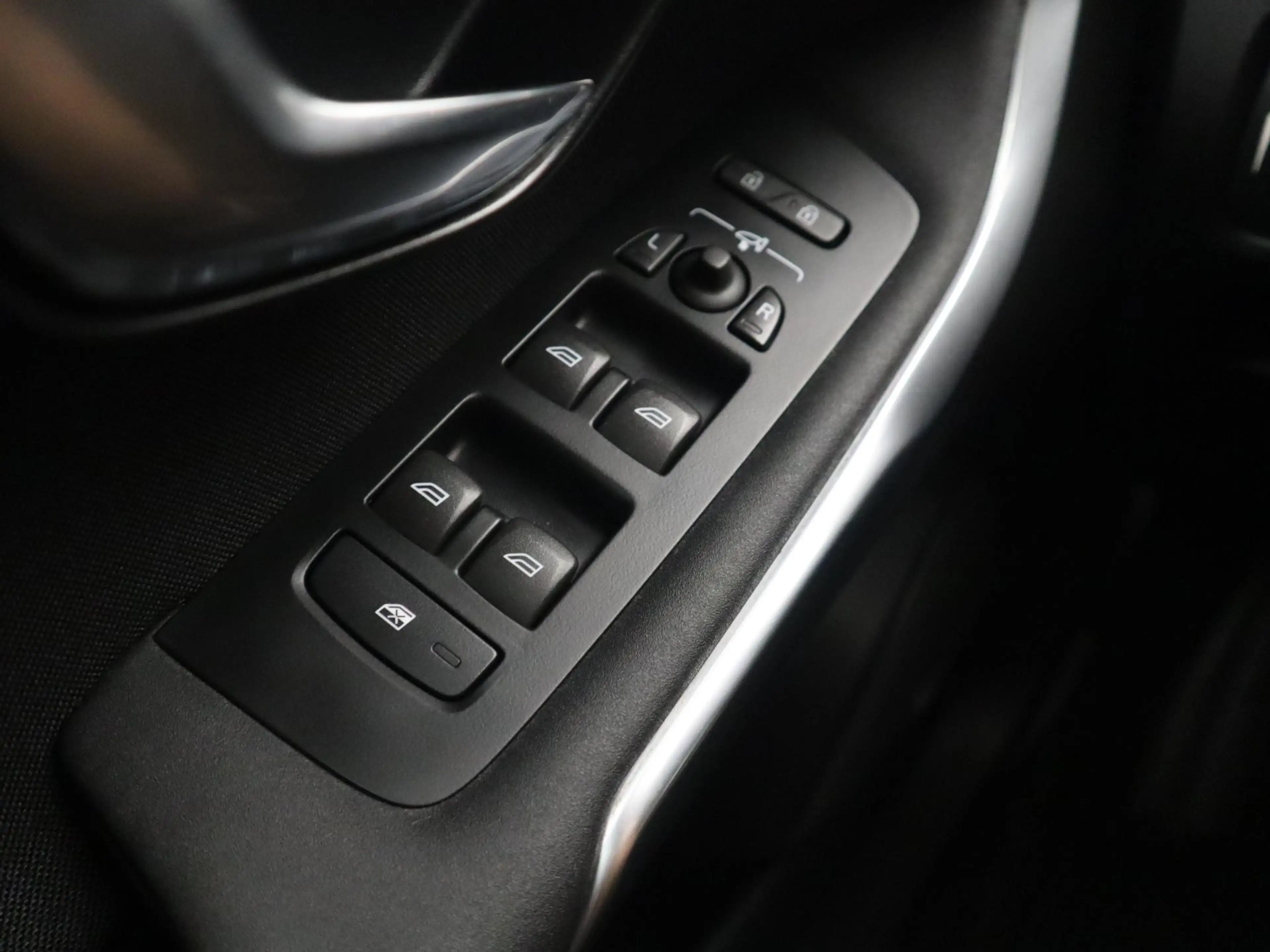 Volvo V40 2.0 T2 Nordic+ FULL LED / STANDKACHEL / STOELVERW — photo 36