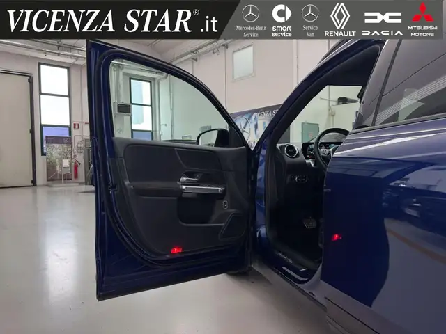 Mercedes-Benz GLB view 13