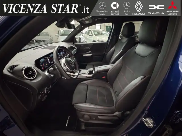 Mercedes-Benz GLB view 4