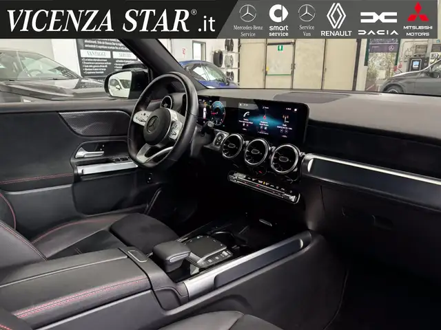 Mercedes-Benz GLB view 9