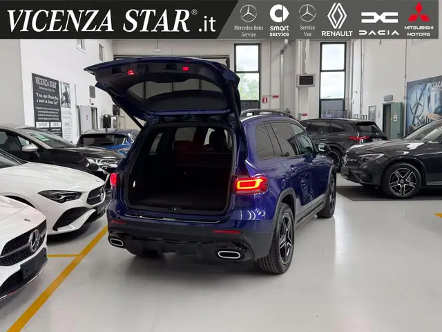 Mercedes-Benz GLB view 14