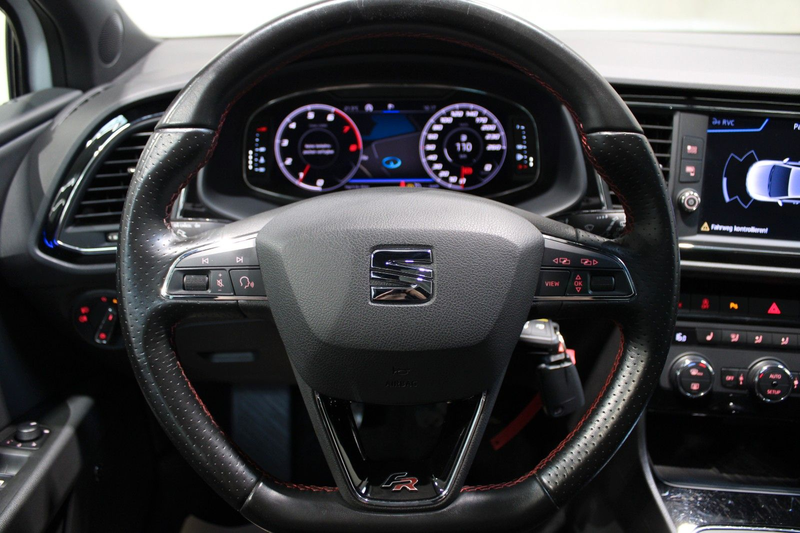 SEAT Leon FR 1,5 TSI Panoramadach — photo 13