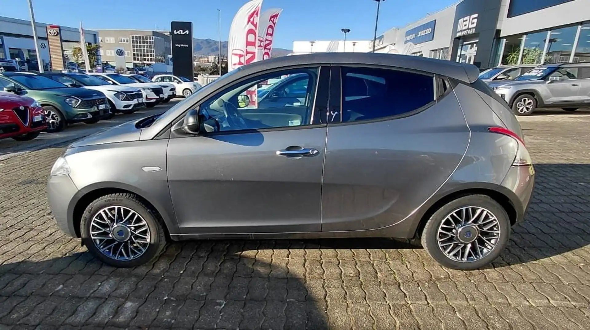 Lancia Ypsilon Ypsilon 1.3 mjt Silver s Grau - 2
