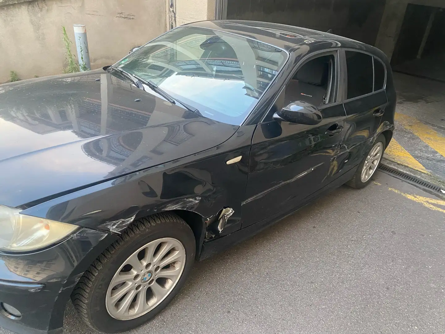 BMW 118 118d Premiere - 1