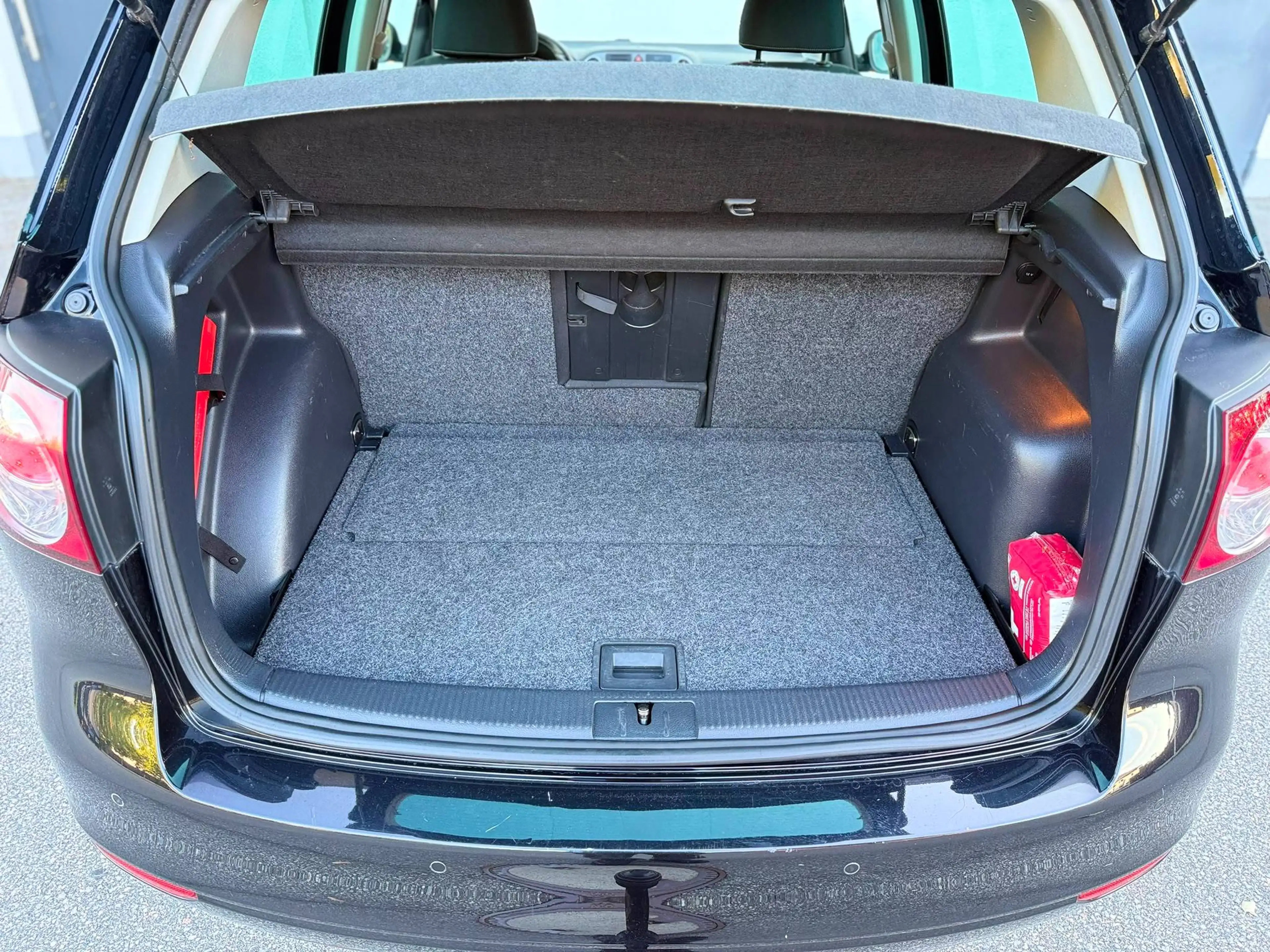Volkswagen Golf Plus Life — photo 15