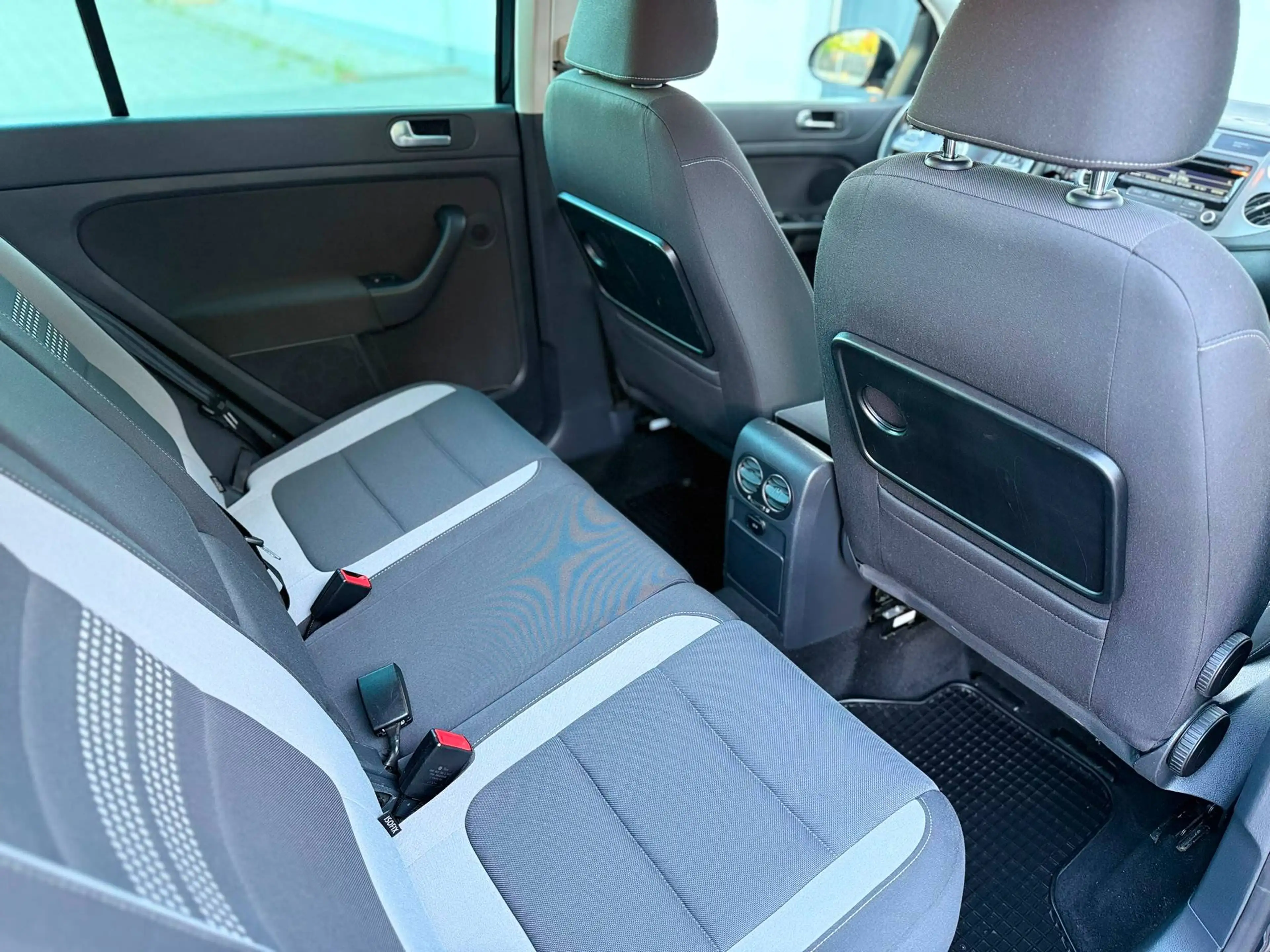 Volkswagen Golf Plus Life — photo 12