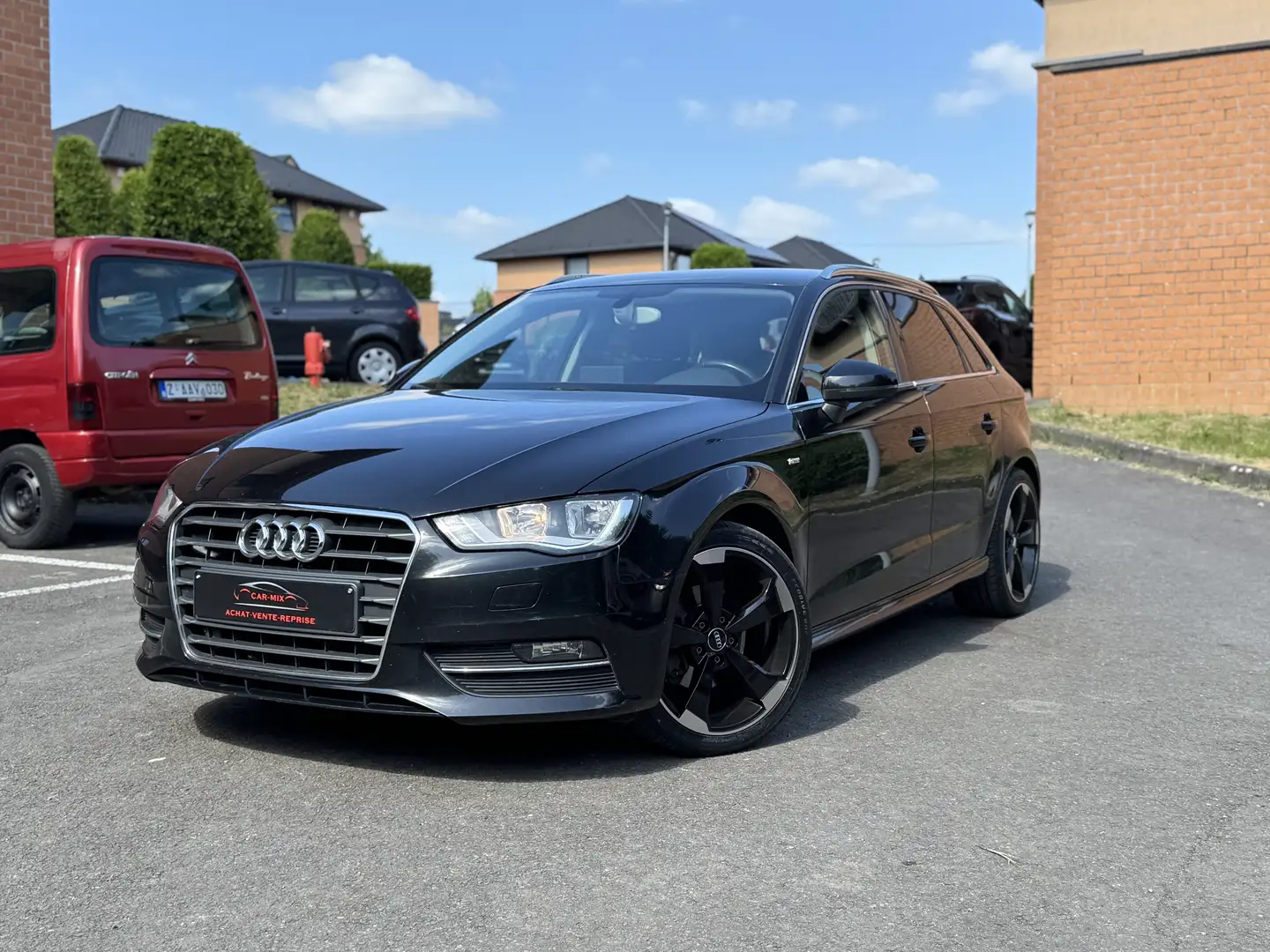 Audi A3 ***Sportback 1.6 TDi S line*** Zwart - 1
