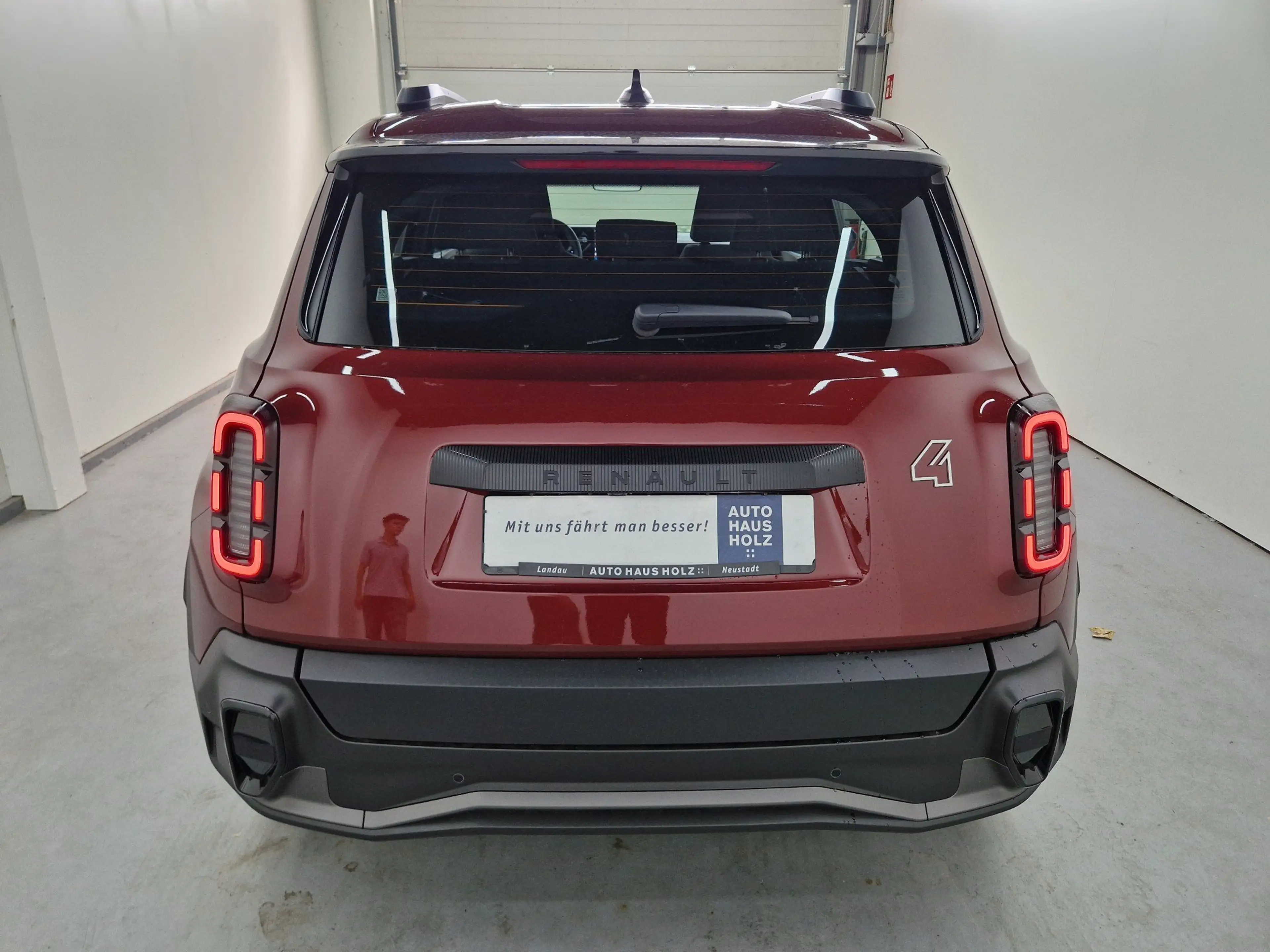 Renault R 4 E-Tech Evolution 120 Urban Range — photo 3