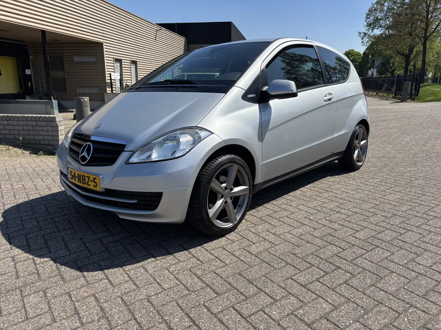 Mercedes-Benz A 160 BlueEFFICIENCY Limited Edition [ airco,audio,17``l Grijs - 1
