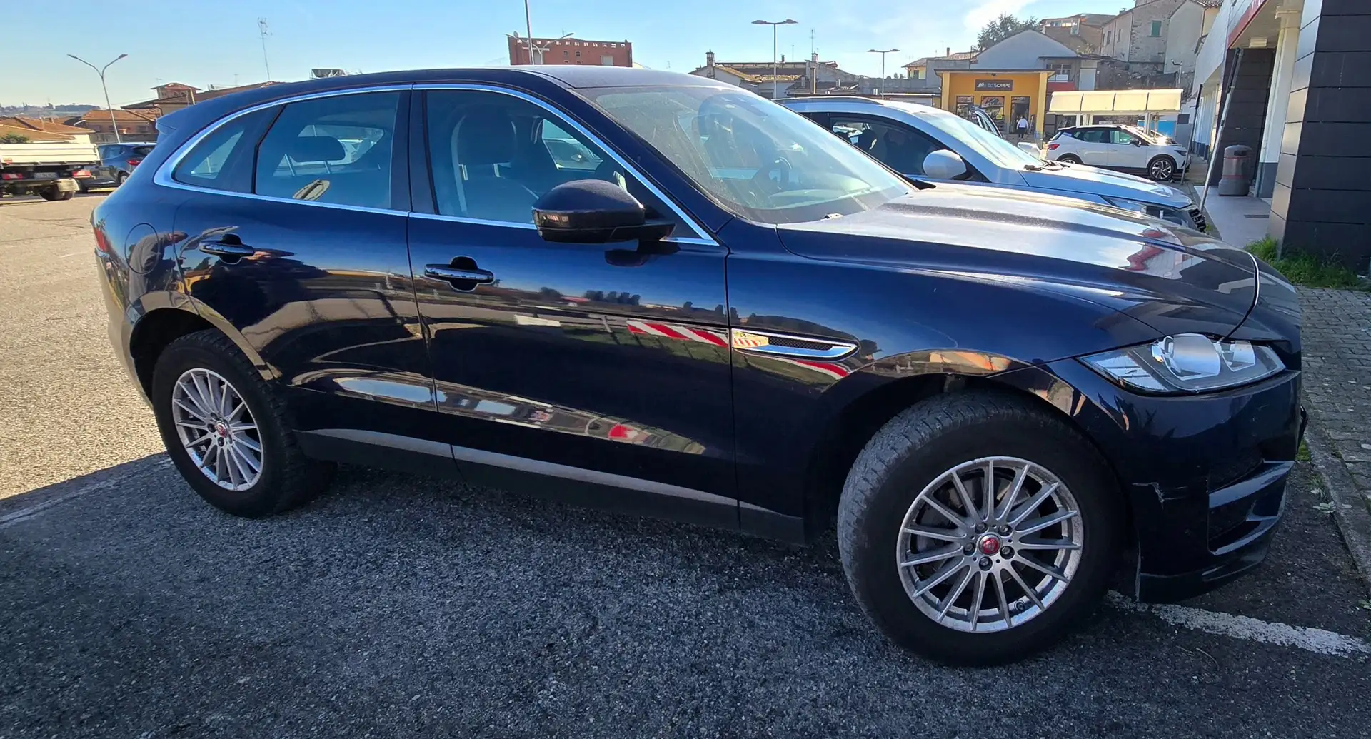 Jaguar F-Pace F-Pace 2.0d Prestige awd 180cv auto Blu/Azzurro - 2